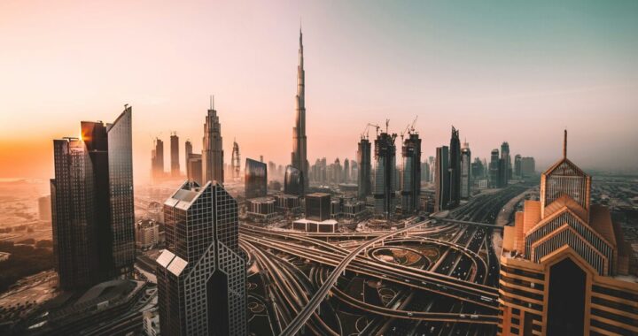sewa mobil dubai - ilustrasi berita Alasan Pengusaha Teknologi Memilih Sewa Mobil Dubai untuk Mobilitas Bisnis